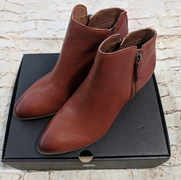 2 Left! SALE Frye Double Zip Pointed Ankle Boot - Picture 4 of 8